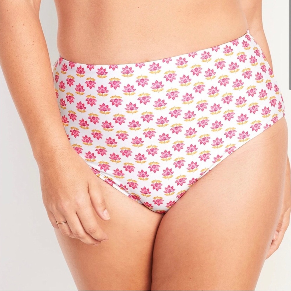 Bundle of 3 Old Navy swim separates GUC